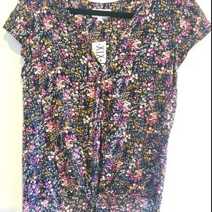 Casuaĺ cap sleeve knot top with hook eye closures